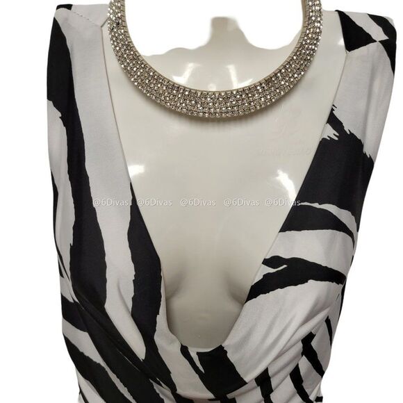 SEXY Animal print Plunging Neckline Top Stretchy Sleeveless SIZES: S &  L -  NEW - Picture 3 of 5